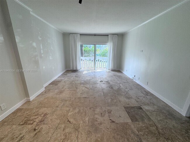 Building Photo - 100 Edgewater Dr