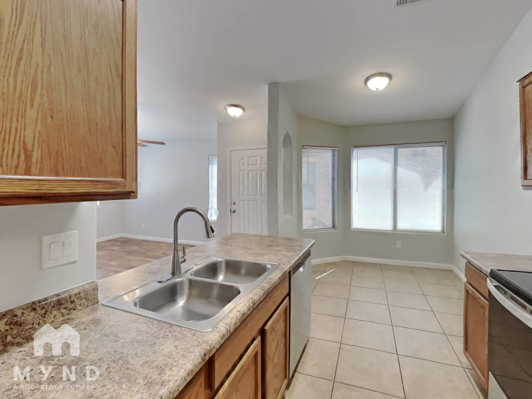 Building Photo - 40768 W Sanders Way