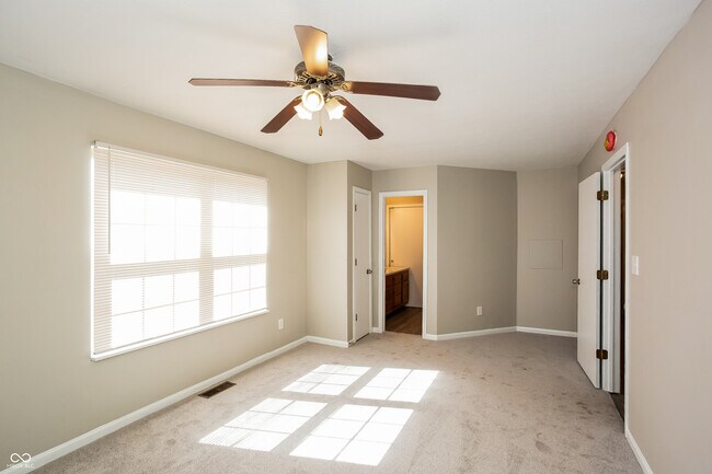 Building Photo - 6002 Tybalt Dr