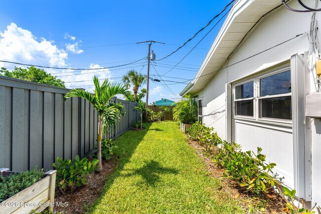 Building Photo - 440 Coconut Dr