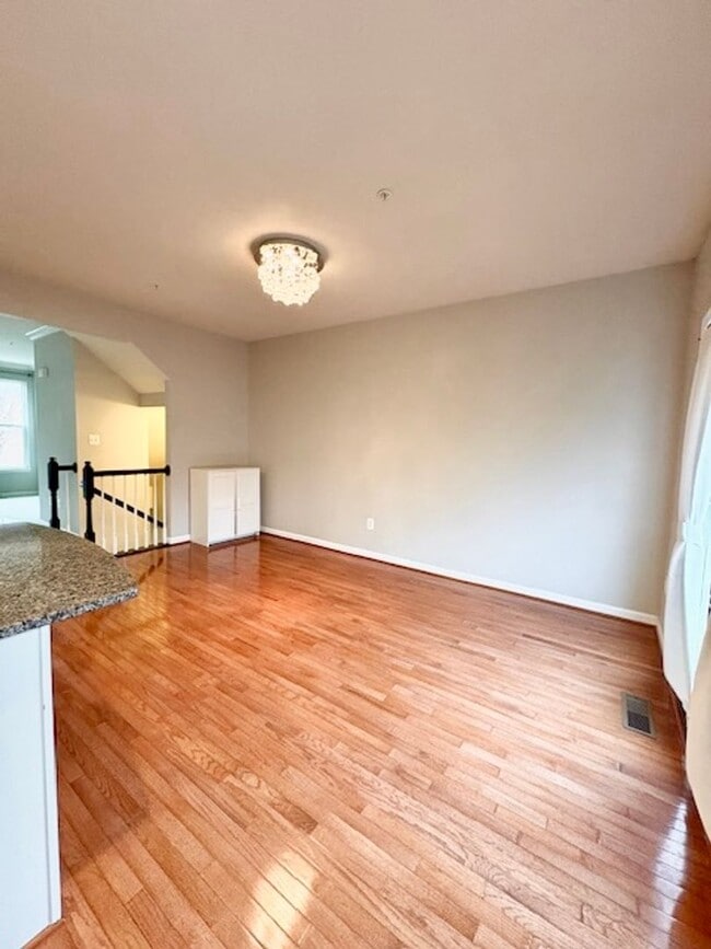 Building Photo - 3542 Spring Street S