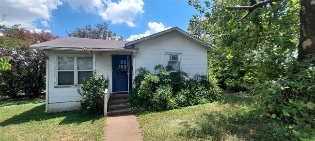 Primary Photo - 201 W Anderson Ave