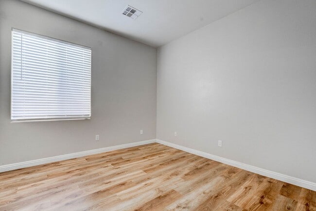 Building Photo - 2294 Tedesca Dr
