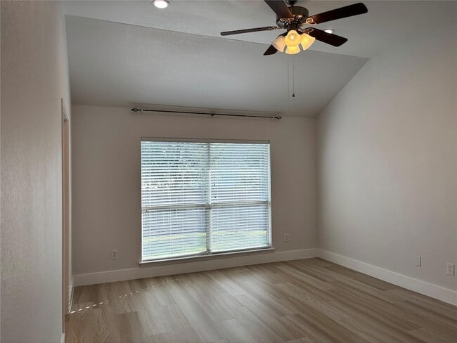 Building Photo - 1717 Bowerton Dr