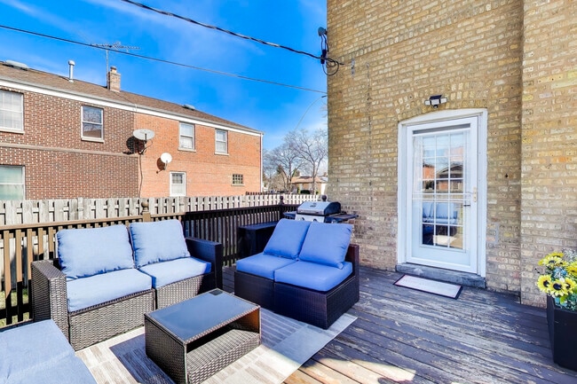 Building Photo - 4138 N Olcott Ave