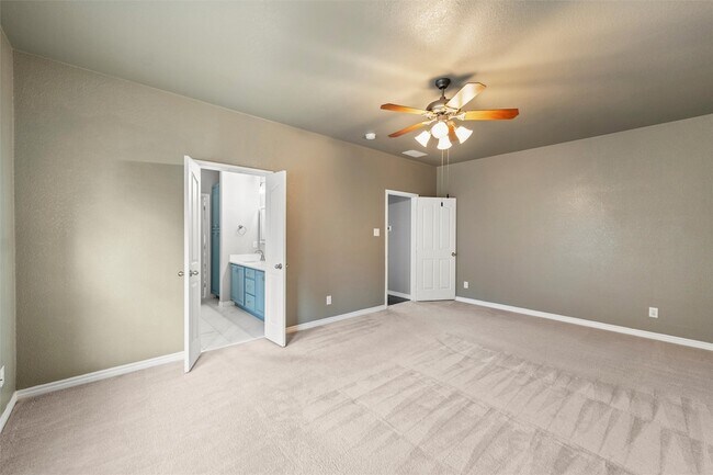 Building Photo - 500 Braewick Dr