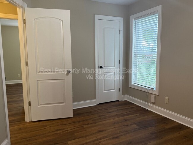 Building Photo - 4261 Dalcross Rd