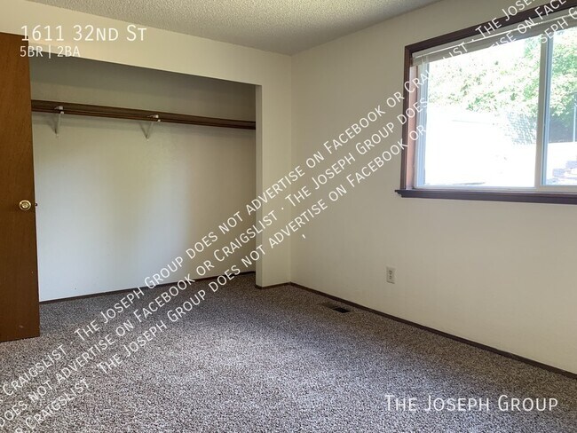 Building Photo - 1611 32nd St