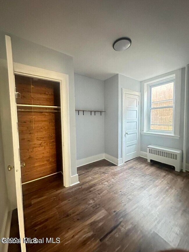 Building Photo - 51 Elm St