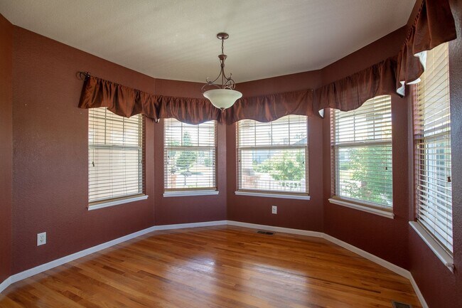 Building Photo - 5 Bedroom Home in Windsor Colorado