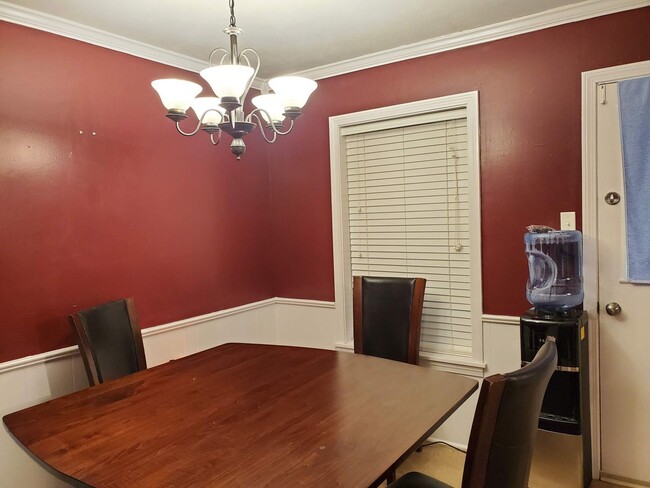 Building Photo - 3 br, 2 bath House - 627 Woodmere Dr