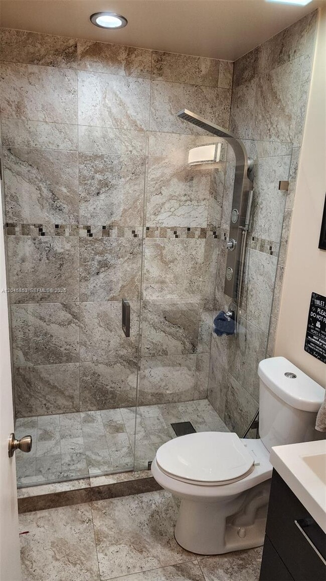 Building Photo - 2588 W 64th St