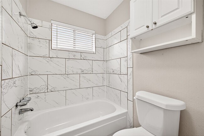 Building Photo - 10402 Permian Dr