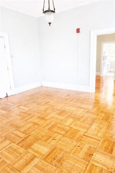 Building Photo - 123 Cottage St.