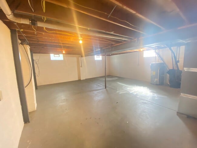 Building Photo - 111 Hickman Ave