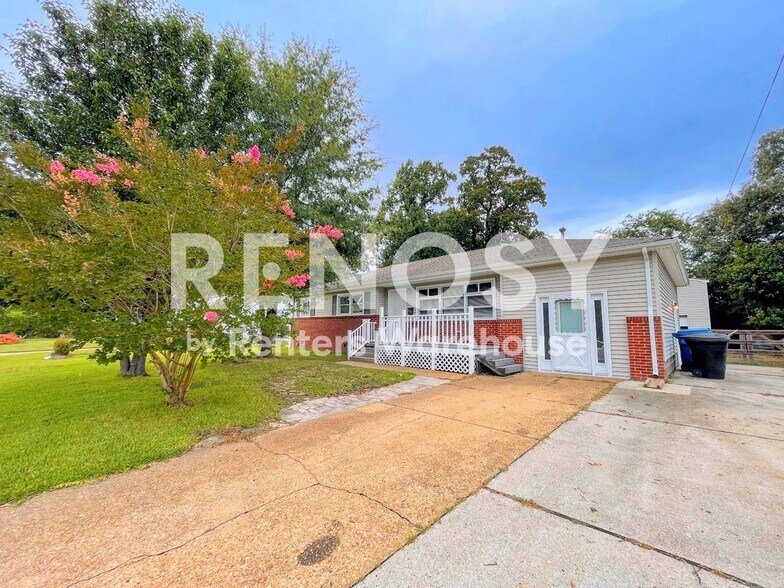 Building Photo - 1509 Sagewood Dr