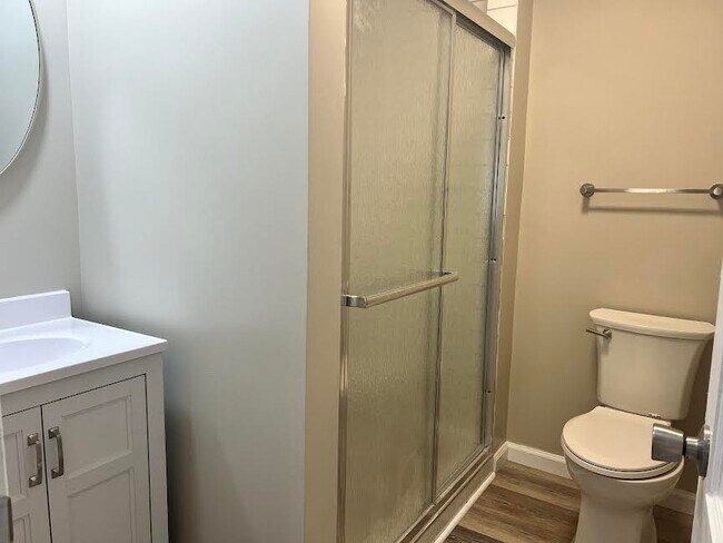 Full Bathroom - 381 Big Hill Rd