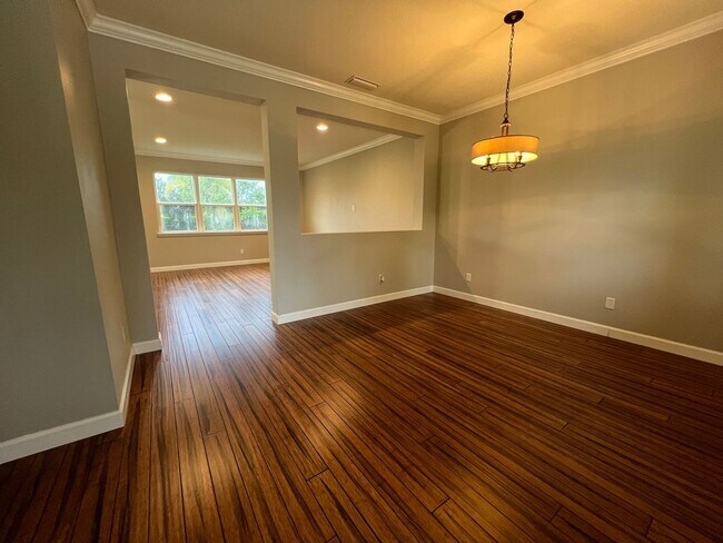 Building Photo - BEAUTIFUL 3-bedroom, 3-bathroom home in Gr...