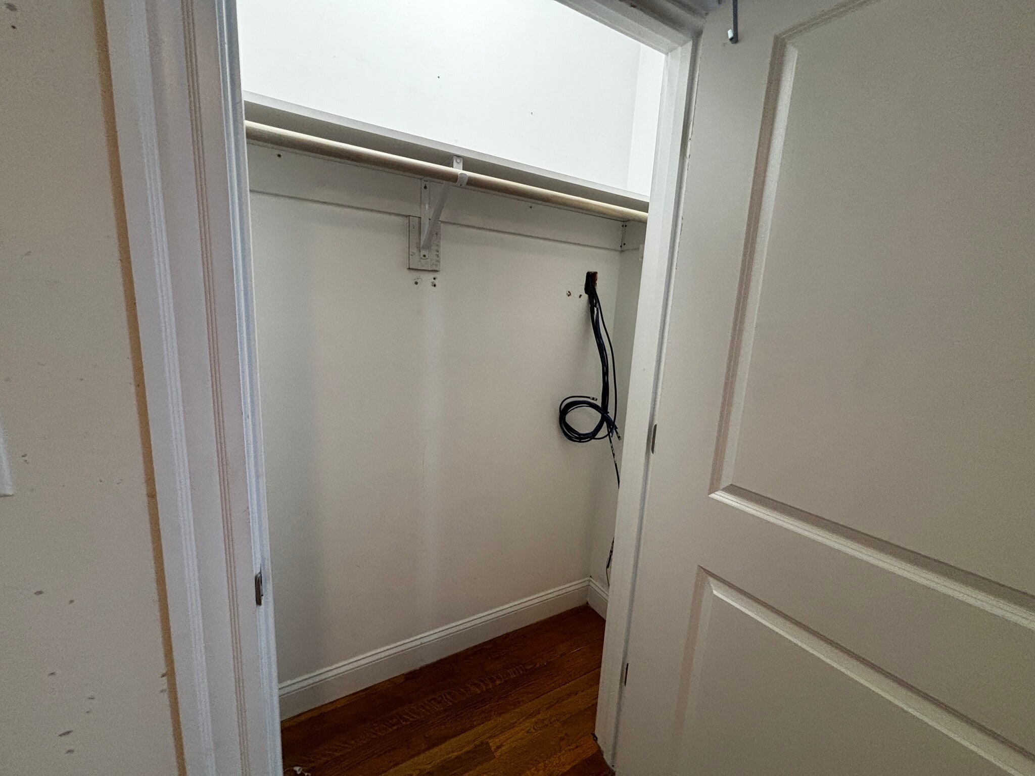 Building Photo - 18 Glenville Ave