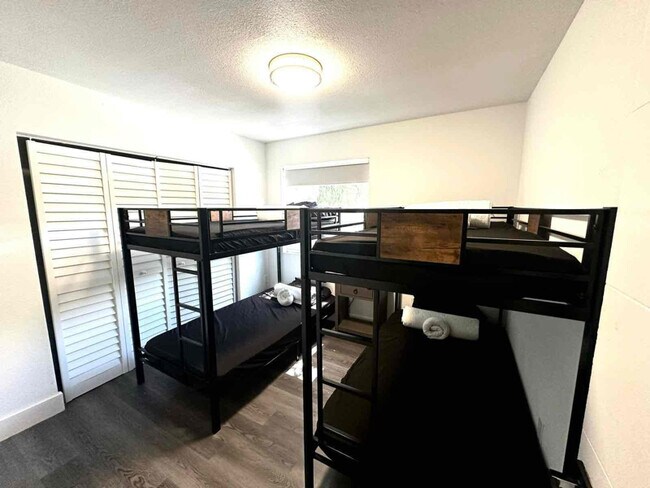 Primary Photo - 21 SE 13th St