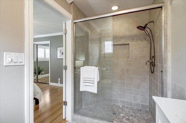 Building Photo - LOVELY 3 Bed/2 Bath Home in San Jose on a ...