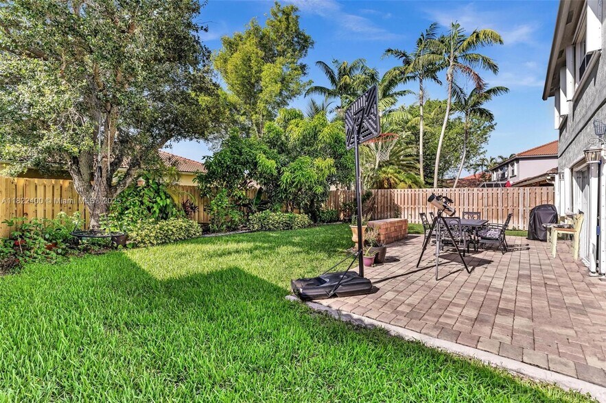 Building Photo - 16408 Sapphire Pl