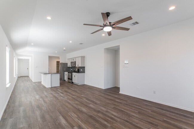 Building Photo - 24314 Pebble Cres Ln