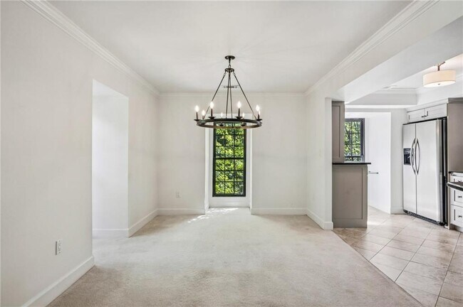 Building Photo - 25316 Plantation Dr NE