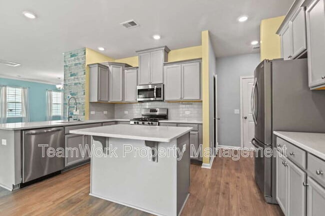Building Photo - 126 Daniels Creek Cir