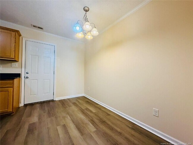 Building Photo - 3332 Kenmont Ln