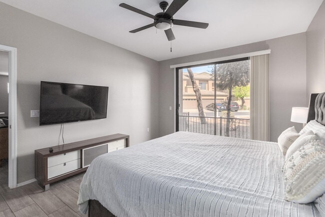 Building Photo - 705 W Queen Creek Rd