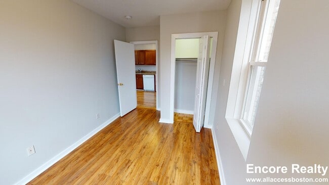 Building Photo - 224 Hanover St