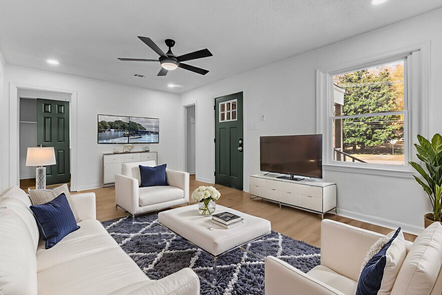 Building Photo - 3253 Kimball Ave