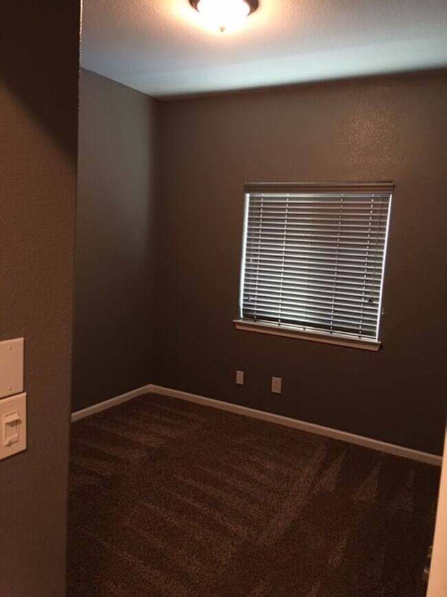 Building Photo - Beautiful 4 Bedroom Home in Marysville COM...
