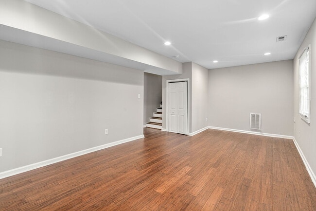 Building Photo - 1604 Laura Duncan Rd