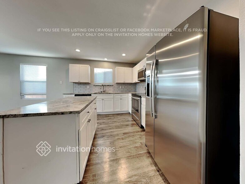 Building Photo - 112 Abelia Dr