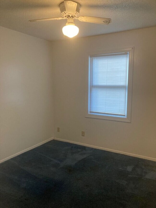 Building Photo - Gulfport 3 Bedroom