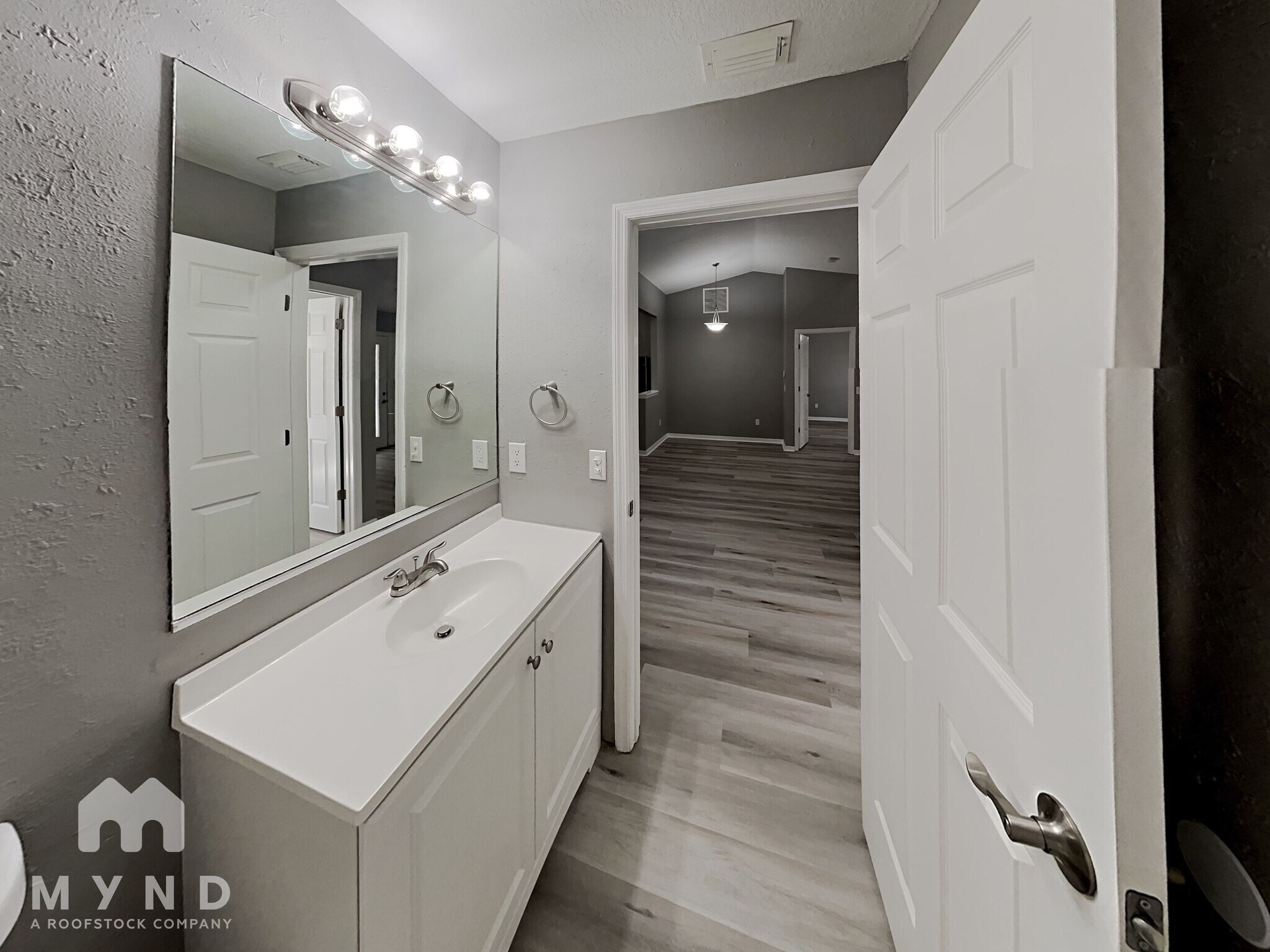 Building Photo - 908 Hubbel Rd