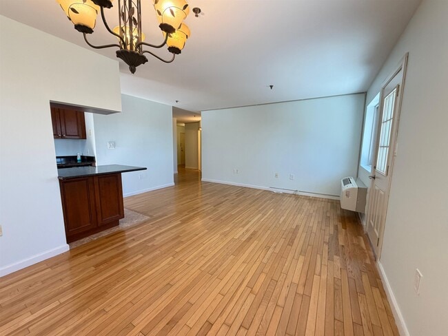 Building Photo - 10 Palisade Ave