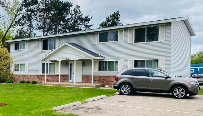Building Photo - 2810 Willow Dr