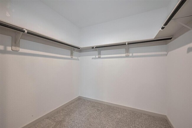 Building Photo - 12715 Basinghall Ln