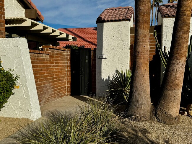 Building Photo - Welcome to Your Desert Oasis in the Canyon...