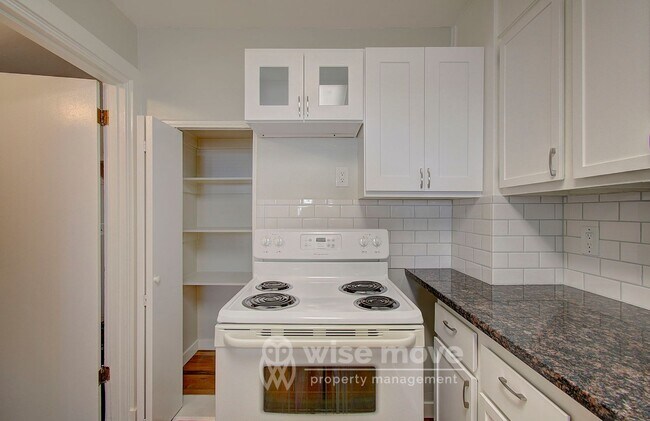 Building Photo - NW Greeley Duplex