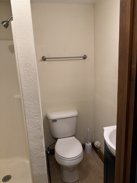 Bathroom - 1810 7th Ave
