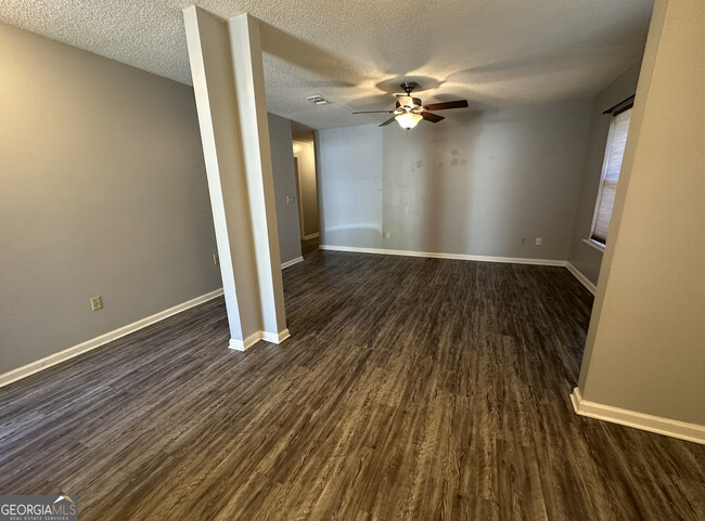 Building Photo - 127 Millers Trace Dr