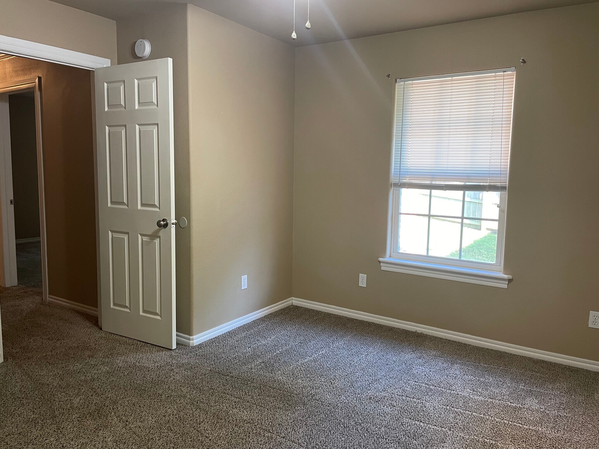 bedroom - 610 Rolling Hills Dr