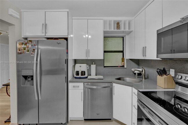 Building Photo - 2505 NW 49th Terrace