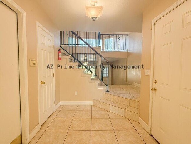 Building Photo - 4642 E Towne Ln