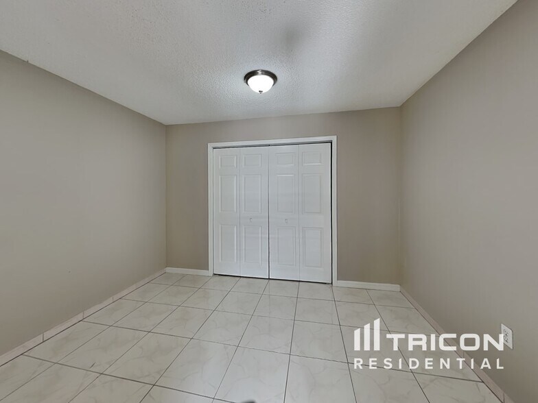 Building Photo - 7116 Green Needle Dr
