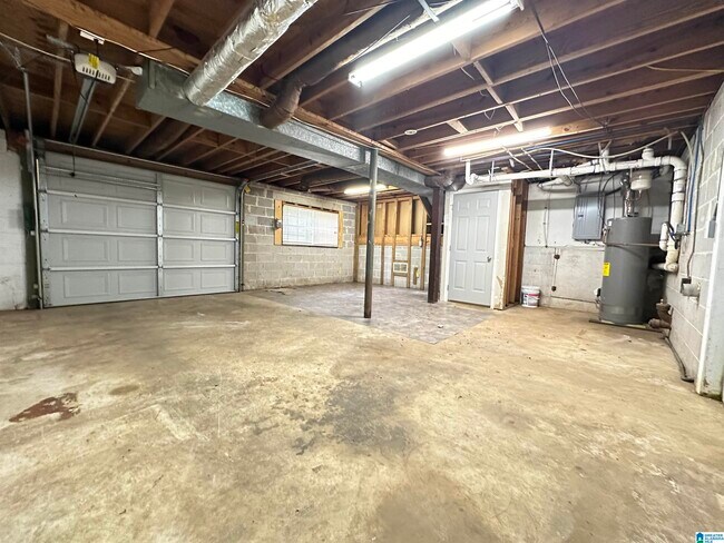 Building Photo - 1608 Azalea Dr
